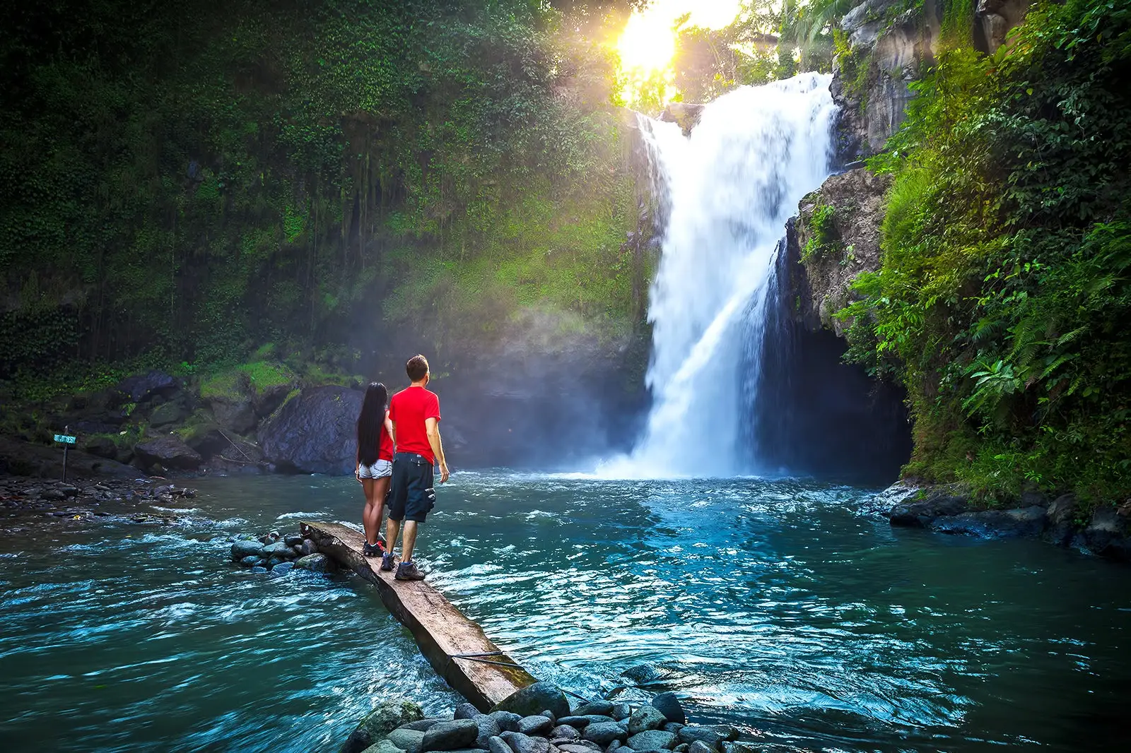 Chute d'eau de Tegenungan à Bali - Chute d'eau populaire et panoramique près d'Ubud - Treasure Bali